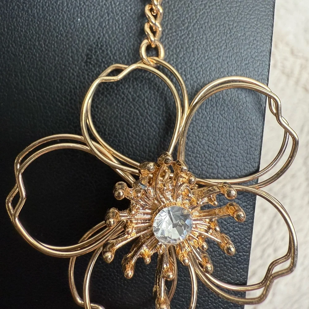 3D Gold Floral Design Statement Necklace - Picture 9 of 12